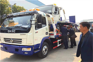 甘南汽车道路救援拖车价格